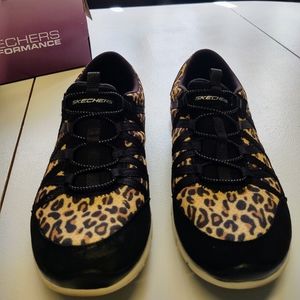 Size 8.5 Leopard Skechers